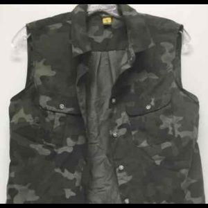 Like New! Eddie Bauer Sleeveless Women's Button Up Shirt Size M